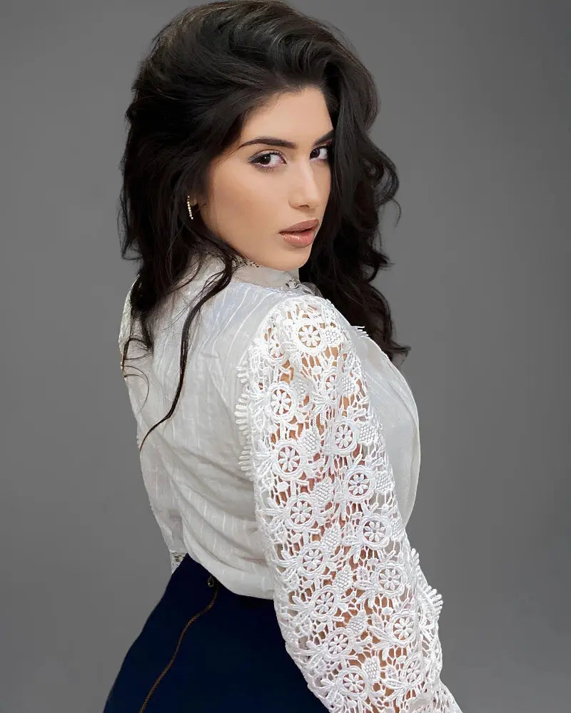 Blusa de Renda com Manga Bufante Londres