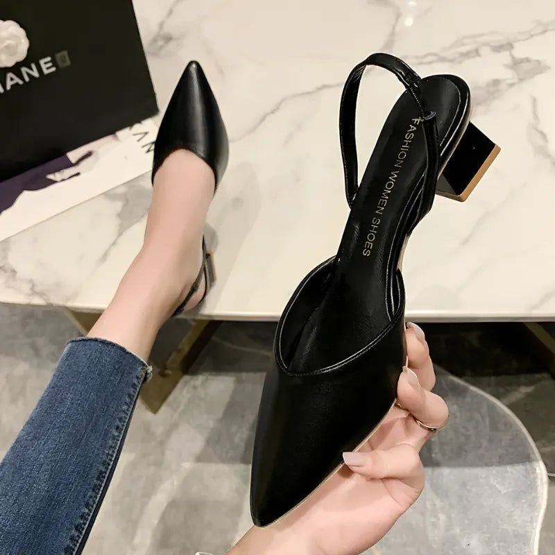 Mule Salto Baixo Bico Fino