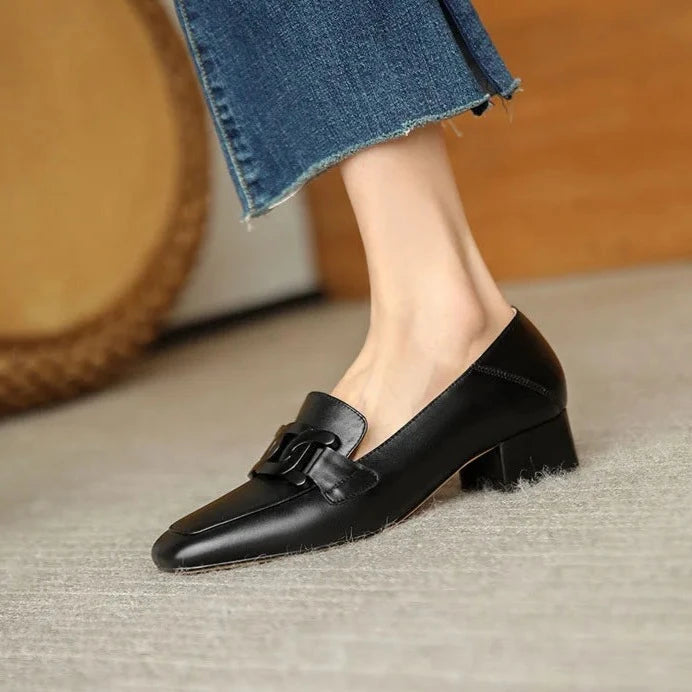 Mocassim Feminino Salto Bloco em Couro