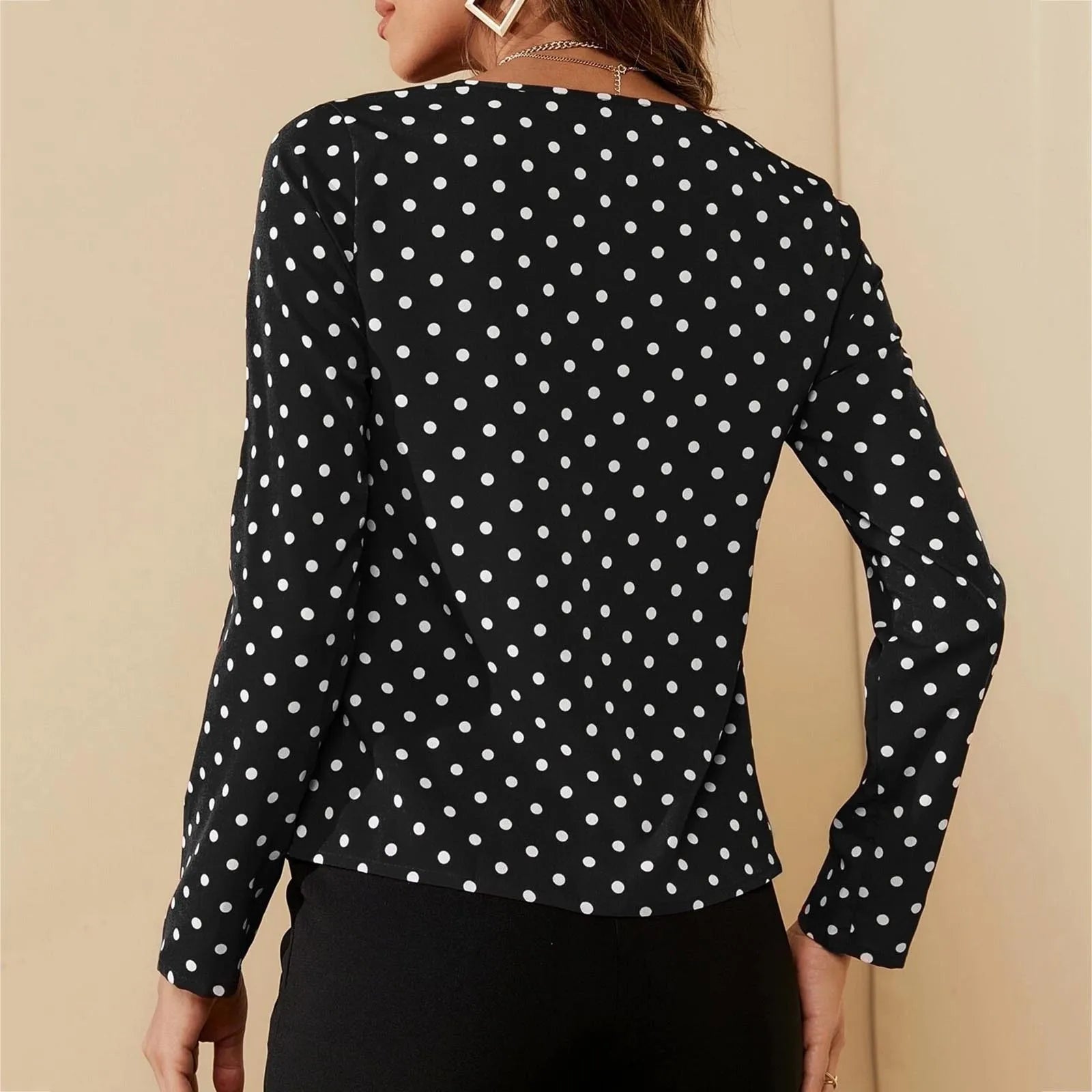Blusa Elegante Feminina com Estampa de Bolinhas