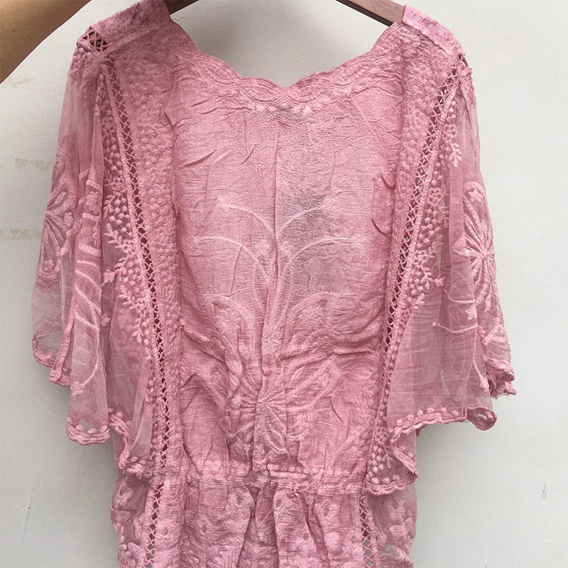Blusa Feminina Elegante com Renda e Manga Borboleta