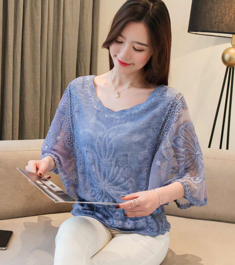 Blusa Feminina Elegante com Renda e Manga Borboleta