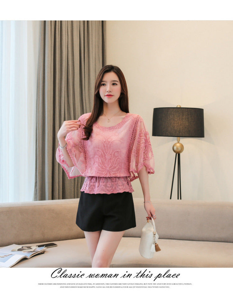 Blusa Feminina Elegante com Renda e Manga Borboleta