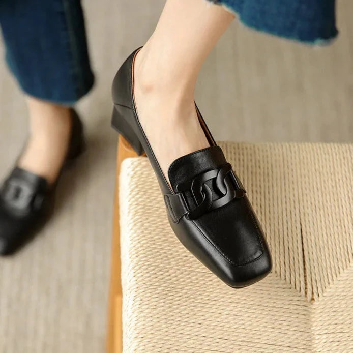 Mocassim Feminino Salto Bloco em Couro