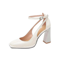 Scarpin Mary Jane Salto Bloco e Bico Quadrado