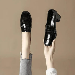 Mocassim Feminino em Couro Salto Baixo