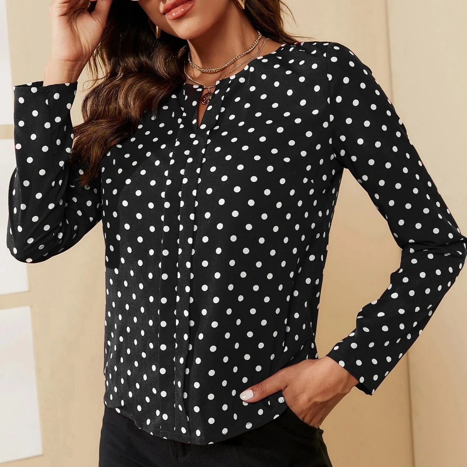 Blusa Elegante Feminina com Estampa de Bolinhas