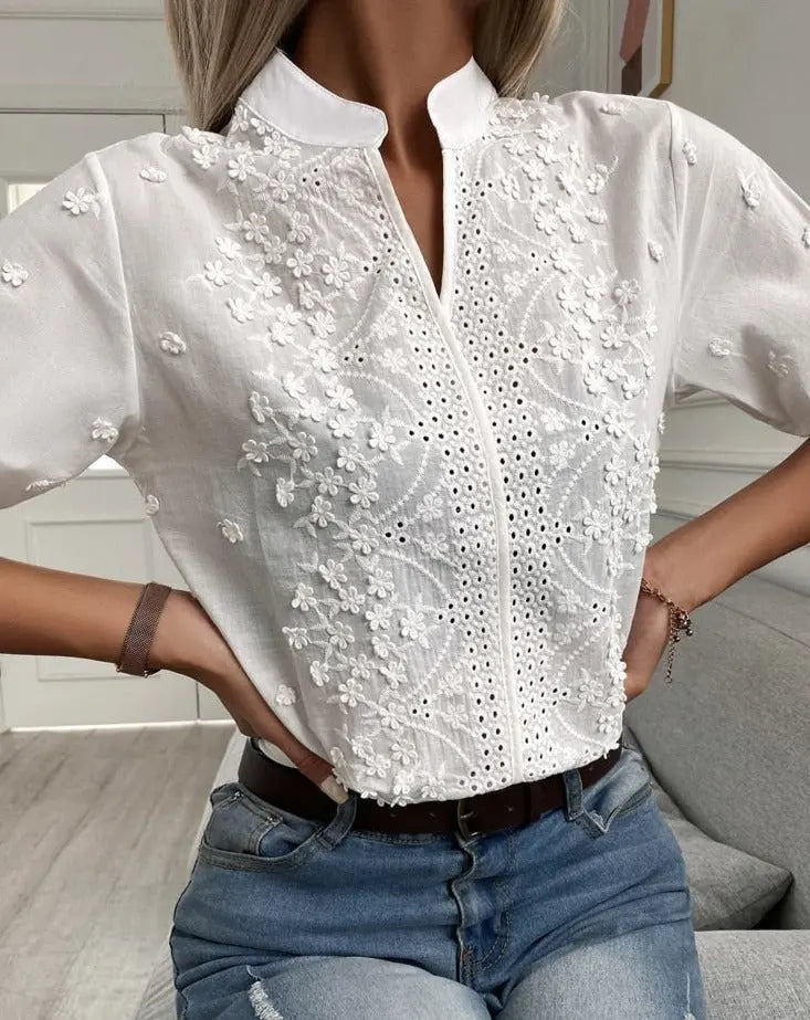 Blusa Feminina Bordada Gola V Paris - Domana