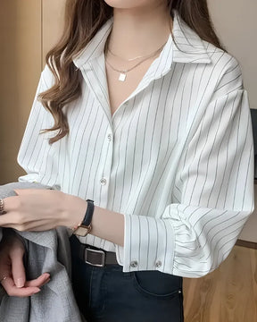 Camisa Feminina Social Risca de Giz – Corte Feminino + Estampa Alfaiataria