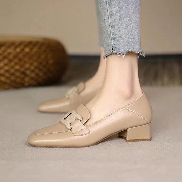 Mocassim Feminino Salto Bloco em Couro