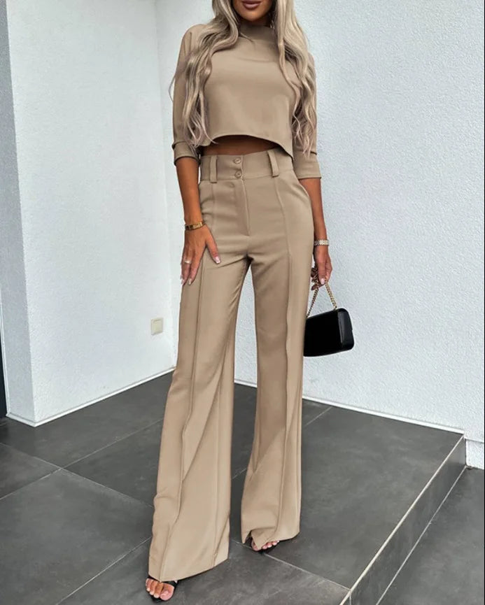 Conjunto Feminino Com Cropped e Calça Flare