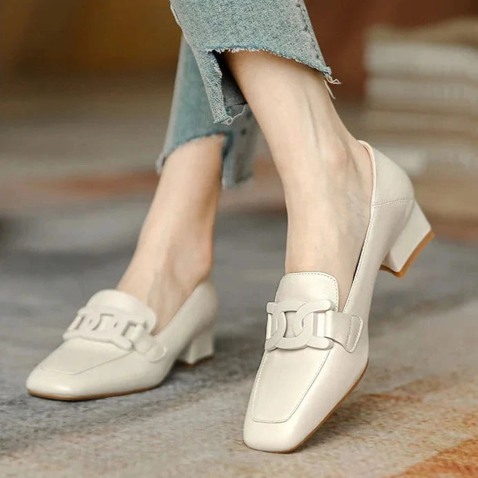 Mocassim Feminino Salto Bloco em Couro