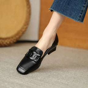 Mocassim Feminino Salto Bloco em Couro